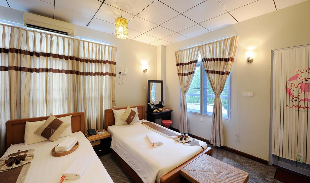 Cinderella Hotel Mawlamyine Kamer foto